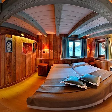 Les Plaisirs D'antan 4* Jovencan