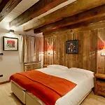 Les Plaisirs D'antan Guest house Jovencan