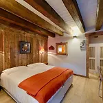 Les Plaisirs D'antan Guest house